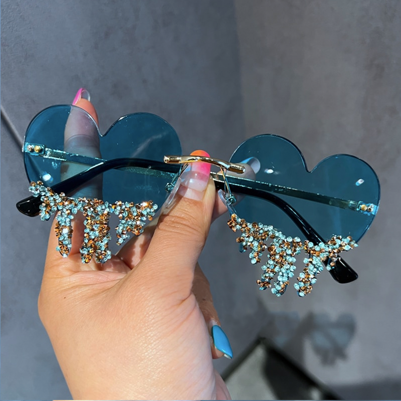 SG52 Fashion Designer Rhinestone Heart Remiless Sunglasses
